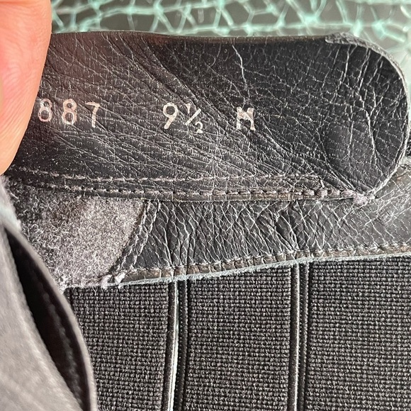 Stuart Weitzman booties size 9.5 - Picture 8 of 9